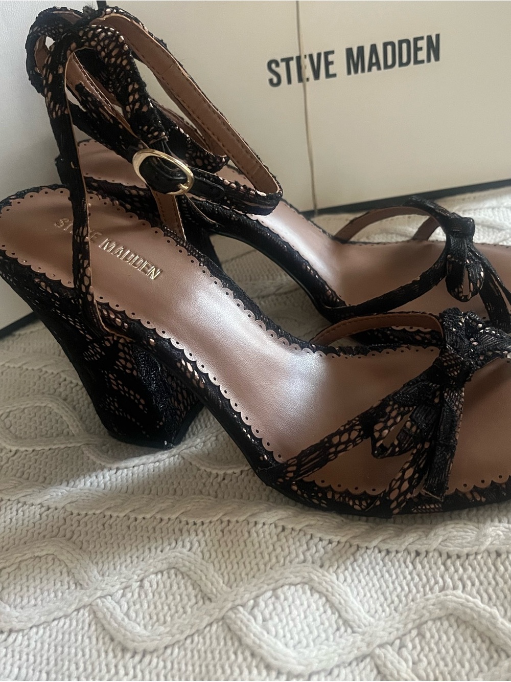 Steve Madden Black Lace Ankle-Strap Block Heel Sandals Various Sizes - Picture 16 of 16